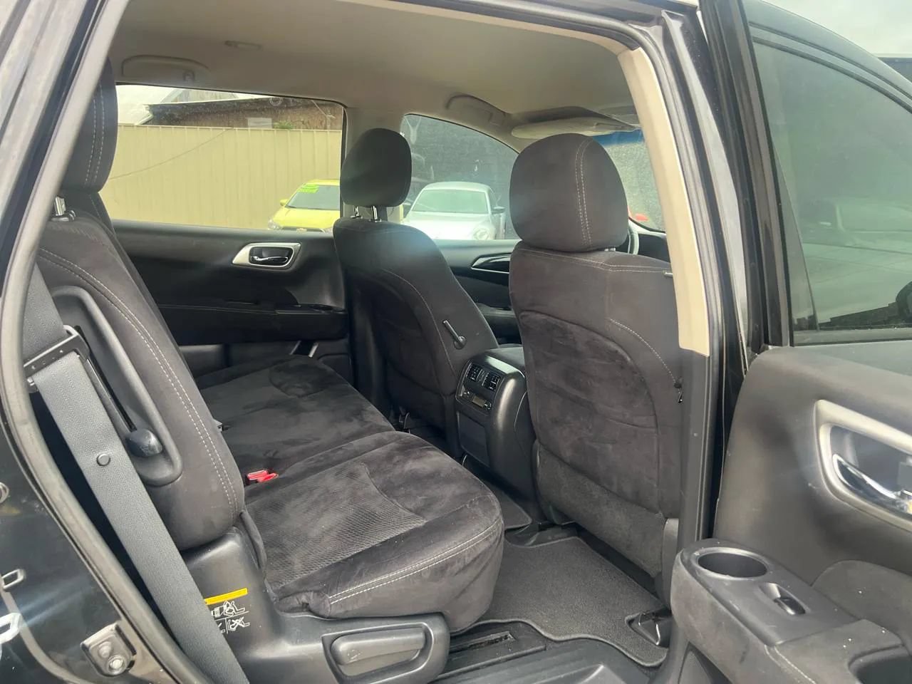 Used 2015 Nissan Pathfinder SV FWD image 24