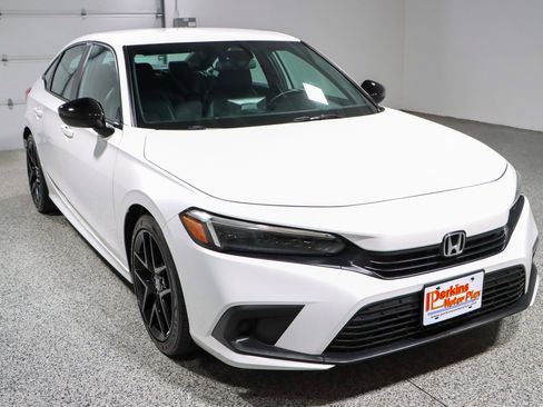 Used 2024 Honda Civic Sport image 5
