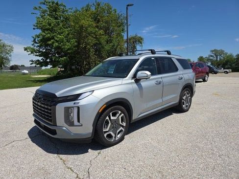 Used 2023 Hyundai Palisade SEL w/ Premium Package AWD/4WD image 3