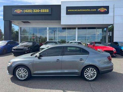 Used 2016 Volkswagen Jetta SEL FWD image 2