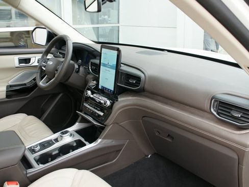 Used 2023 Ford Explorer Platinum w/ Technology Package image 44