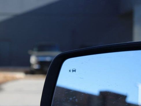 Used 2023 GMC Acadia SLE w/ Driver Convenience Package image 25