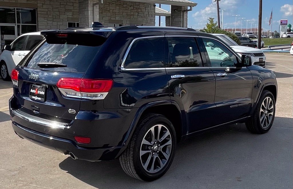 Used 2018 Jeep Grand Cherokee Overland RWD image 4