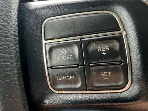 Used 2017 Dodge Journey SE image 19