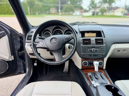 Used 2011 Mercedes-Benz C 300 4MATIC Sedan image 16