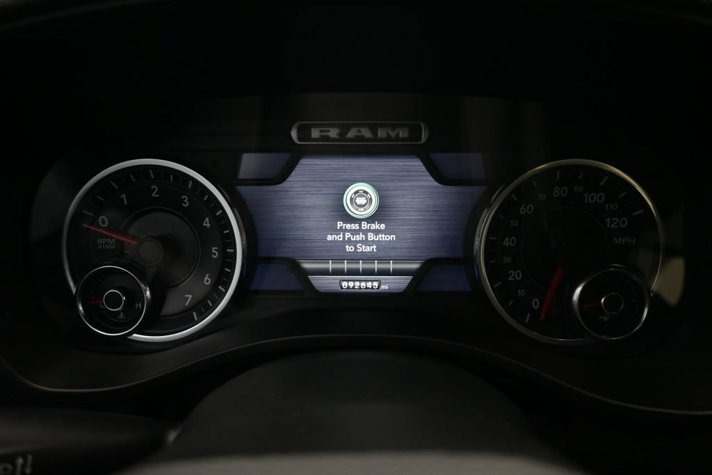 Used 2019 RAM 1500 Laramie AWD/4WD image 12