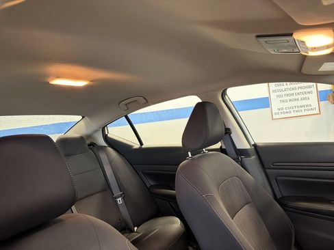 Used 2025 Nissan Altima 2.5 SV FWD image 34