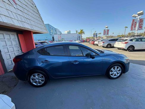 Used 2017 MAZDA MAZDA3 Sport FWD image 14