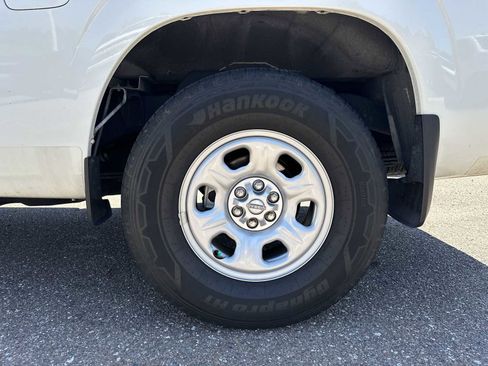 Used 2024 Nissan Frontier S RWD image 12