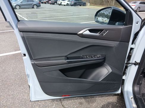 New 2026 Volkswagen Taos SE AWD/4WD image 10