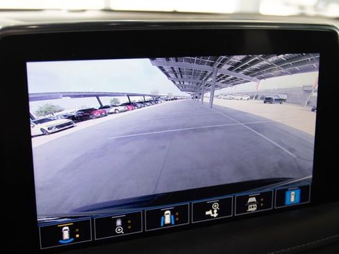 Used 2021 Chevrolet Tahoe Z71 w/ Luxury Package image 18