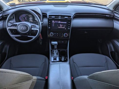 Used 2022 Hyundai Tucson SE image 15