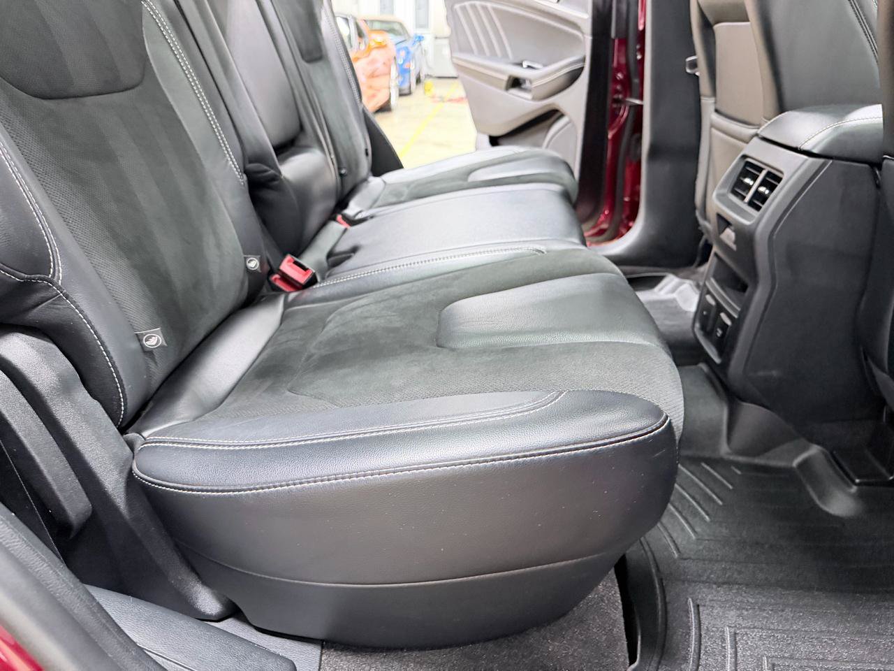 Used 2019 Ford Edge ST w/ Equipment Group 401A AWD/4WD image 39