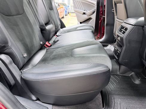 Used 2019 Ford Edge ST w/ Equipment Group 401A AWD/4WD image 39