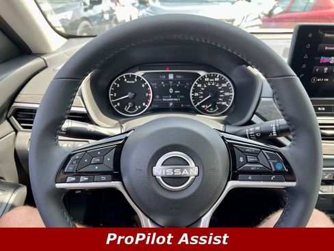 Certified 2025 Nissan Altima 2.5 SV w/ SV Premium Package FWD image 5