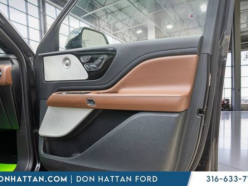 Used 2023 Lincoln Aviator Reserve w/ Equipment Group 201A AWD/4WD image 29