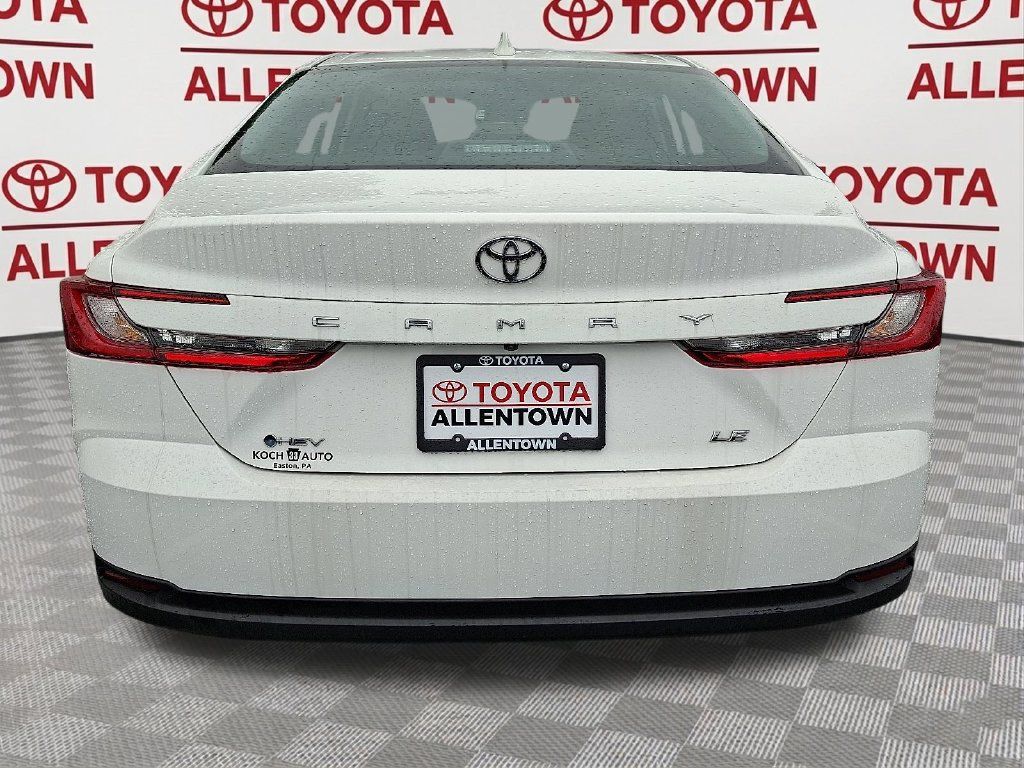 Used 2025 Toyota Camry LE FWD image 5