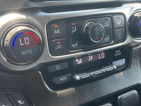 Used 2019 Chevrolet Suburban LT AWD/4WD image 21