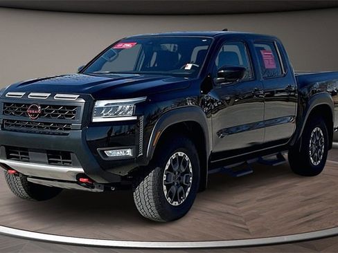 Certified 2025 Nissan Frontier PRO-4X w/ Pro Convenience Package image 1