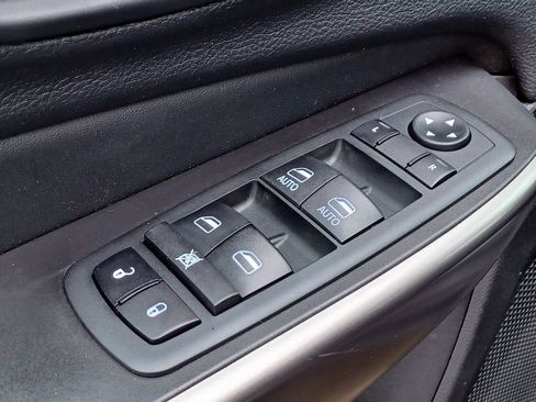 Used 2020 Jeep Cherokee Limited image 12