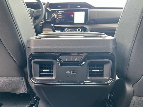 New 2026 GMC Sierra 2500 AT4 w/ AT4 Premium Plus Package AWD/4WD image 22
