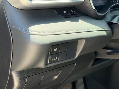 Used 2021 Toyota Highlander XLE FWD image 8