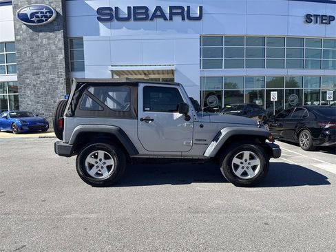 Used 2018 Jeep Wrangler Sport image 10