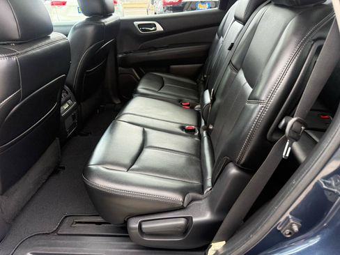 Used 2015 Nissan Pathfinder Platinum AWD/4WD image 14