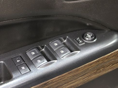 Used 2017 GMC Canyon Denali AWD/4WD image 7