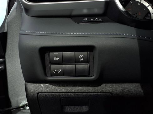 Certified 2025 Toyota Highlander XLE image 15