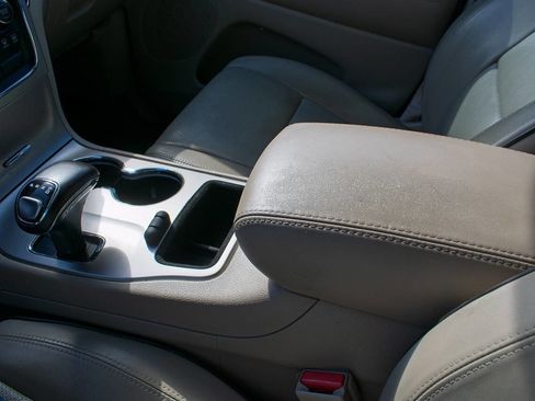 Used 2015 Jeep Grand Cherokee Overland image 26