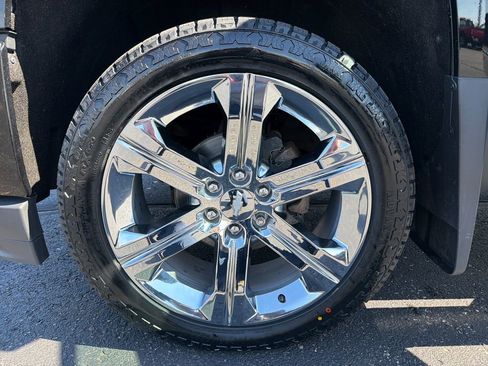 Used 2017 Chevrolet Silverado 1500 High Country image 26