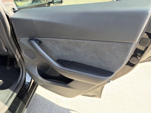 Used 2022 Tesla Model Y Performance AWD/4WD image 13