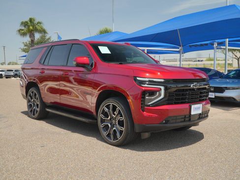 Used 2026 Chevrolet Tahoe RST w/ Advanced Technology Package AWD/4WD image 3