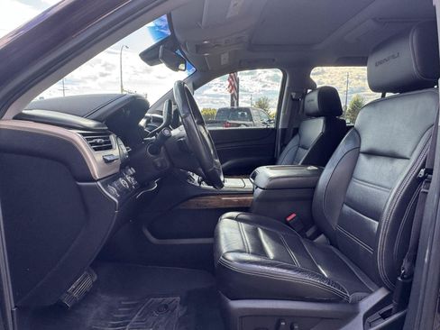 Used 2017 GMC Yukon Denali w/ Open Road Package AWD/4WD image 4