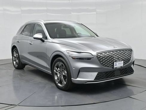 Used 2025 Genesis Electrified GV70 w/ Prestige Package AWD/4WD image 30