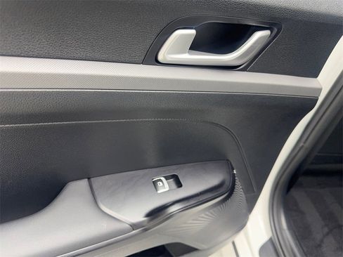 Used 2025 Kia K5 LXS image 38