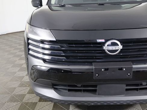 Used 2025 Nissan Kicks SV AWD/4WD image 12
