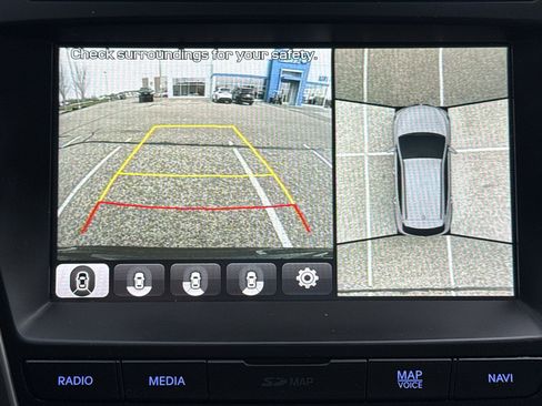 Used 2017 Hyundai Santa Fe Sport image 30