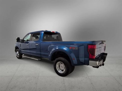 Used 2022 Ford F350 XLT w/ XLT Premium Package image 6