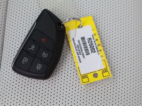 Used 2025 Buick Enclave Avenir image 36