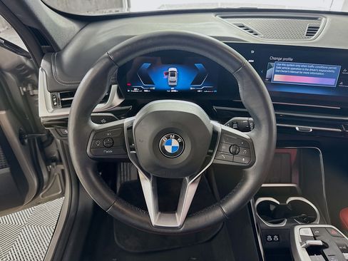 Used 2025 BMW X1 xDrive28i AWD/4WD image 16