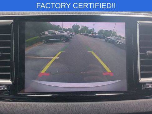 Certified 2024 Chrysler Pacifica Touring-L FWD image 24