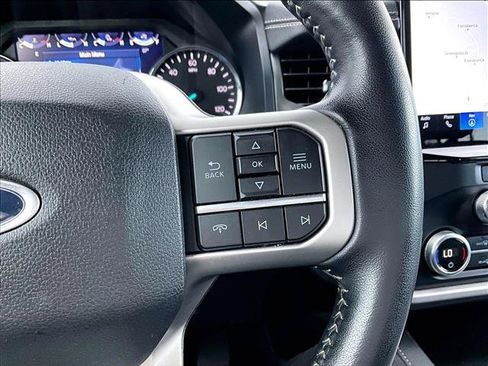 Used 2024 Ford Expedition XLT RWD image 19