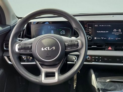 Used 2023 Kia Sportage LX image 15
