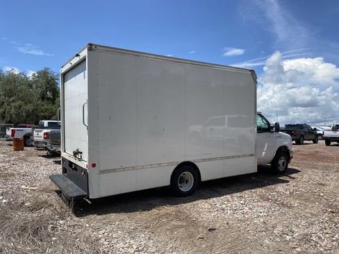Used 2023 Ford E-450 and Econoline 450 Super Duty w/ Power Windows & Locks Group RWD image 5