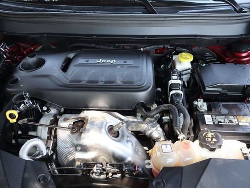 Used 2020 Jeep Cherokee Trailhawk w/ Comfort/Convenience Group AWD/4WD image 40