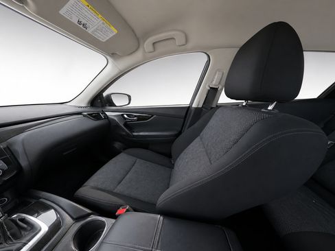 Used 2022 Nissan Rogue Sport SV FWD image 9
