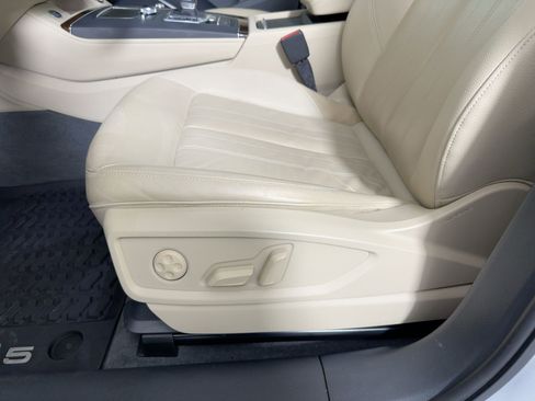 Used 2020 Audi Q5 2.0T Premium Plus w/ Premium Plus Package image 12