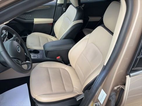 Used 2020 Ford Escape Titanium image 7